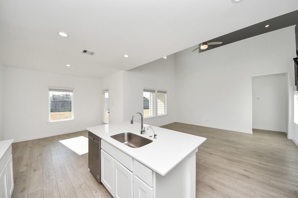 Image 13 of property listing at 28603 Crowley Court, Katy, TX 77494