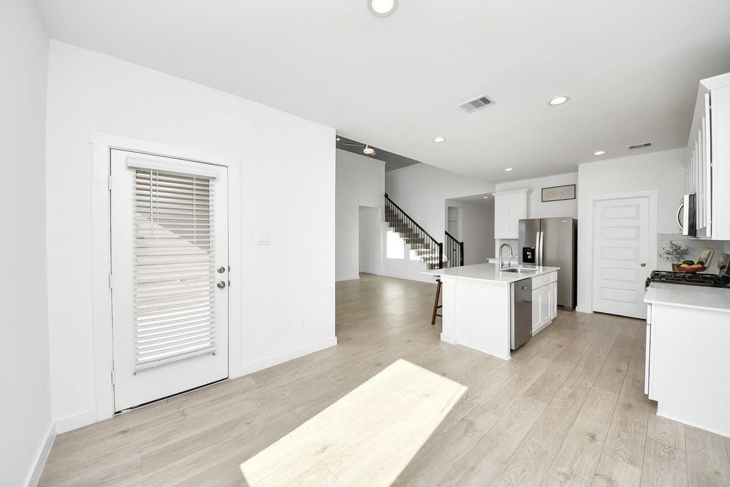 Image 15 of property listing at 28603 Crowley Court, Katy, TX 77494