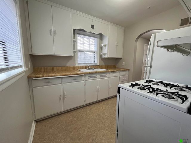 130 S 38th Street, Lincoln, NE 68510