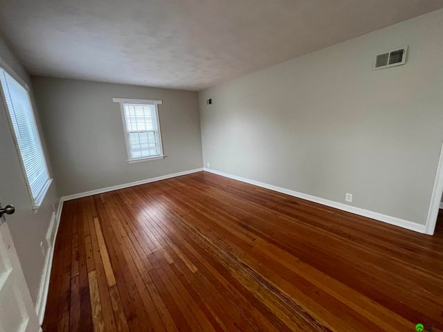 130 S 38th Street, Lincoln, NE 68510