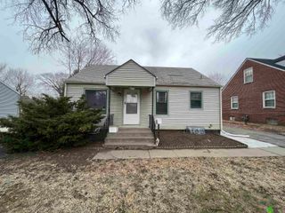 130 S 38th Street, Lincoln, NE 68510