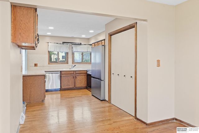 2703 N 113 Street, Omaha, NE 68164