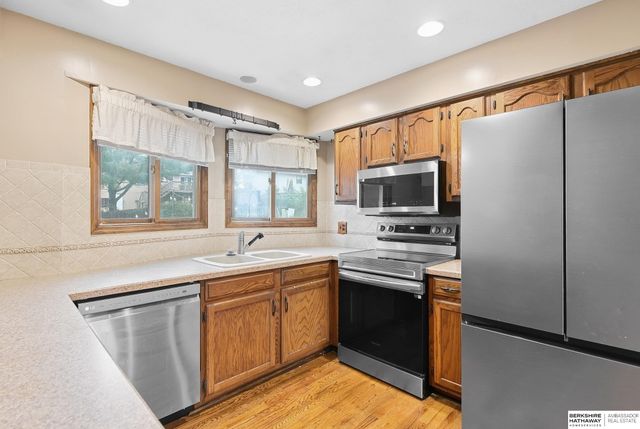 2703 N 113 Street, Omaha, NE 68164