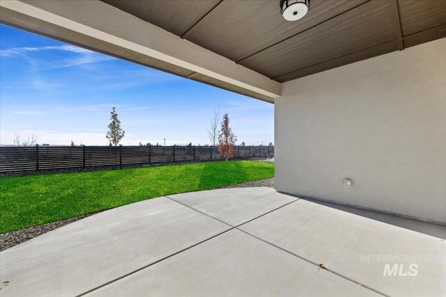 8447 W Happy Day Dr, Meridian, ID 83646