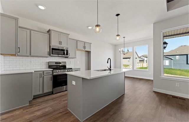 9604 NW 95th Terrace, Kansas City, MO 64154