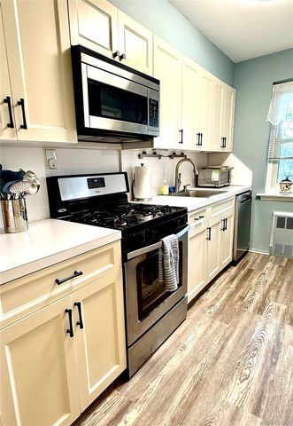 30 Pearsall Avenue 2J, Glen Cove, NY 11542