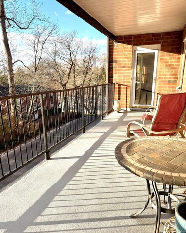 30 Pearsall Avenue 2J, Glen Cove, NY 11542