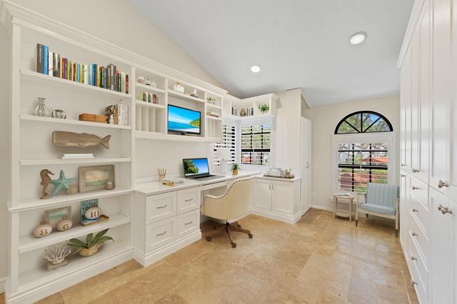 2359 Treasure Isle Drive 33, Palm Beach Gardens, FL 33410