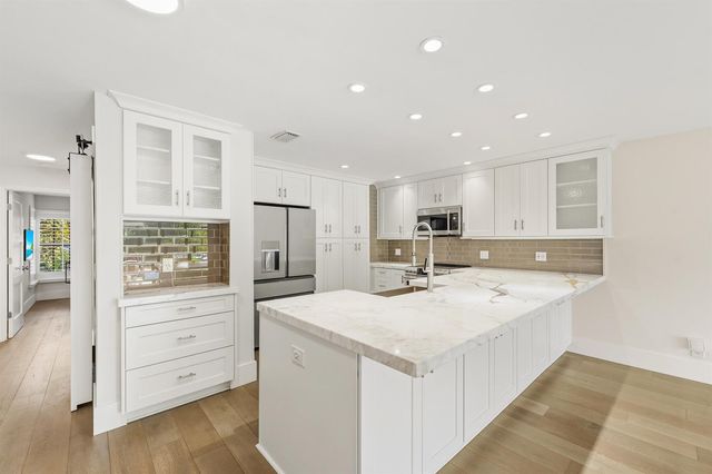 2359 Treasure Isle Drive 33, Palm Beach Gardens, FL 33410