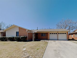 6420 Scotsdale Drive, Forest Hill, TX 76119