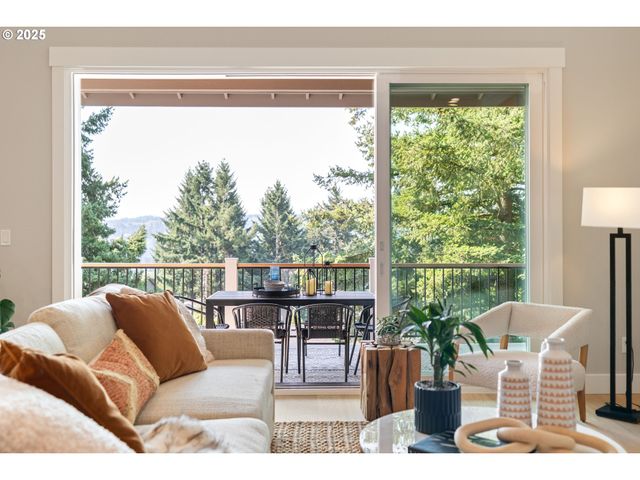 2285 Satter St, West Linn, OR 97068