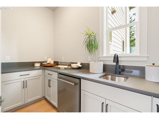 2285 Satter St, West Linn, OR 97068