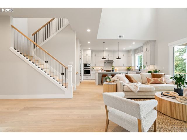 2285 Satter St, West Linn, OR 97068