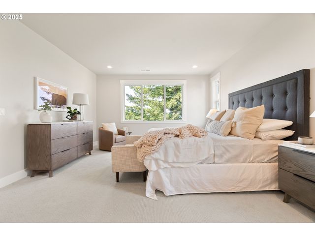 2285 Satter St, West Linn, OR 97068