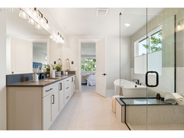 2285 Satter St, West Linn, OR 97068