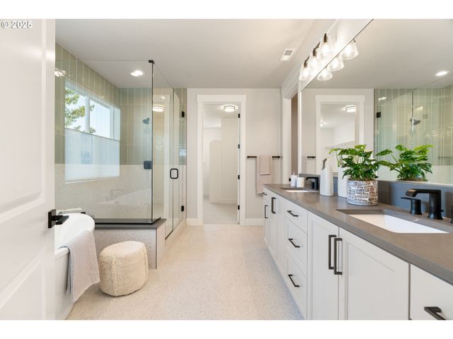 2285 Satter St, West Linn, OR 97068