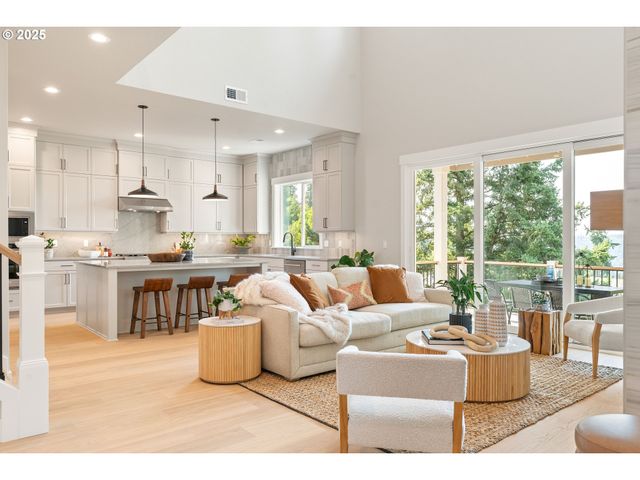 2285 Satter St, West Linn, OR 97068