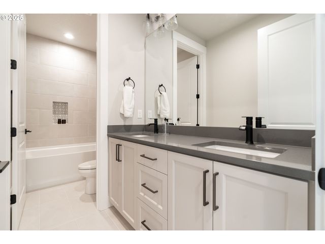 2285 Satter St, West Linn, OR 97068