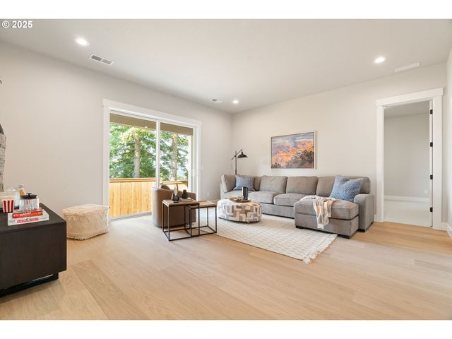 2285 Satter St, West Linn, OR 97068