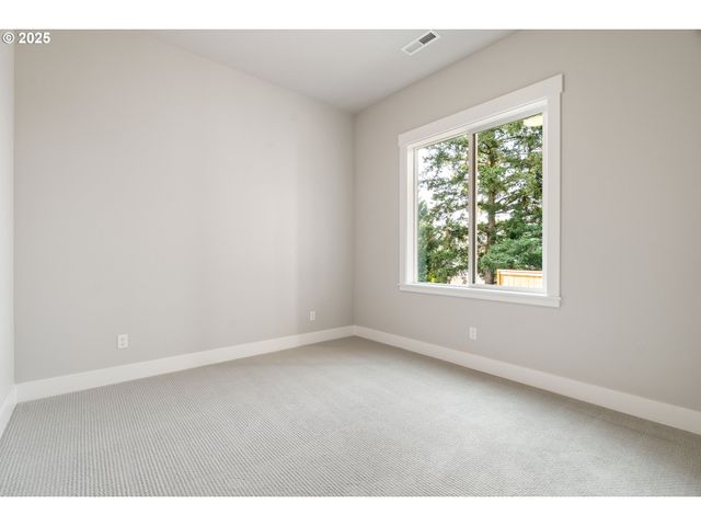 2285 Satter St, West Linn, OR 97068