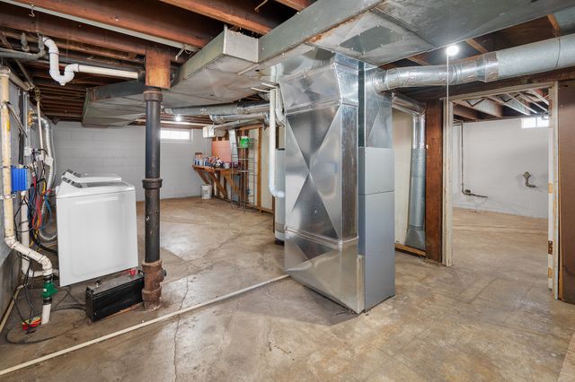 1619 20th Avenue, Rock Island, IL 61201