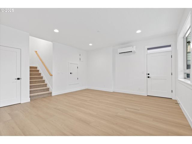 14988 Se Andre Way, Clackamas, OR 97015