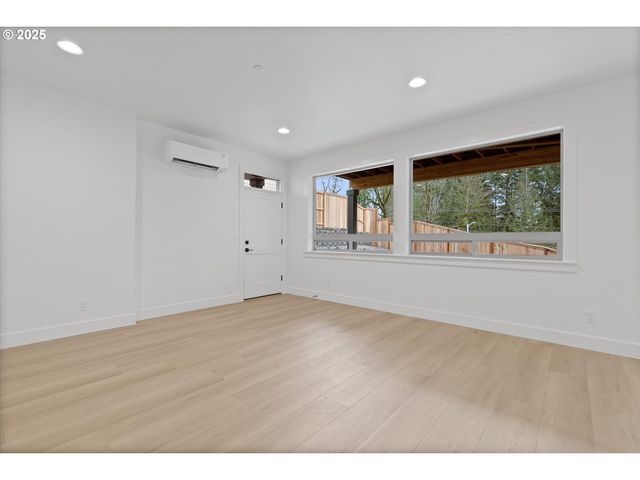 14988 Se Andre Way, Clackamas, OR 97015