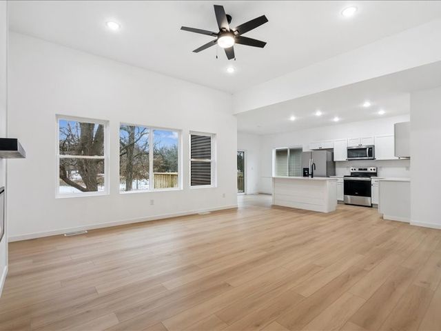 114 Cherry Lane, Riverside, IA 52327