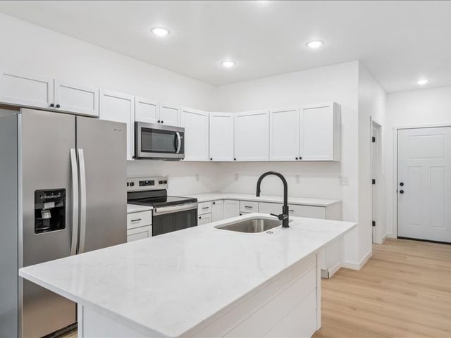 114 Cherry Lane, Riverside, IA 52327