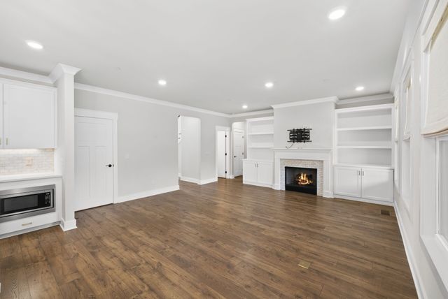 2744 Morrow Ln, Columbia, TN 38401