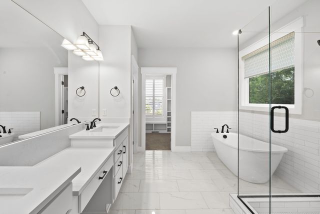 2744 Morrow Ln, Columbia, TN 38401