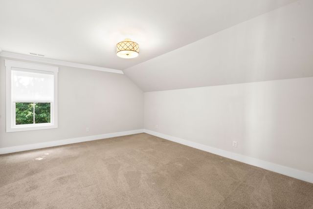 2744 Morrow Ln, Columbia, TN 38401