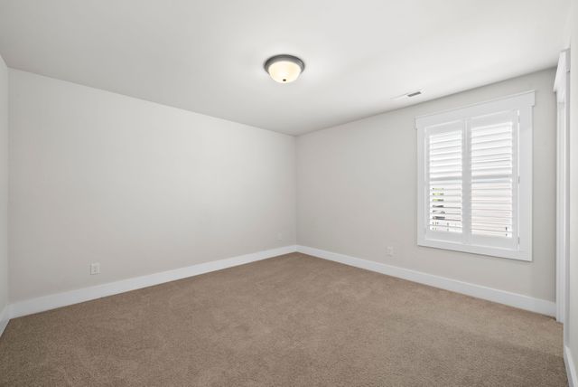 2744 Morrow Ln, Columbia, TN 38401