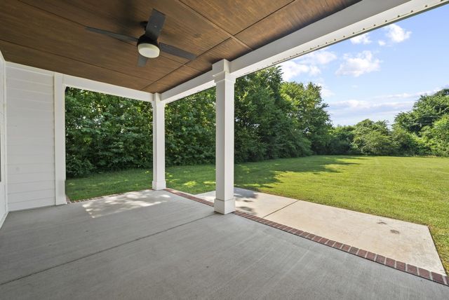 2744 Morrow Ln, Columbia, TN 38401