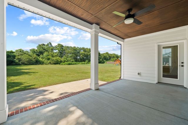2744 Morrow Ln, Columbia, TN 38401