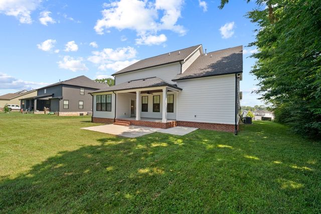 2744 Morrow Ln, Columbia, TN 38401