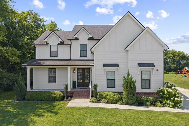 2744 Morrow Ln, Columbia, TN 38401