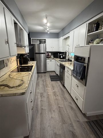1499 Eastwood Drive, Muskegon, MI 49442