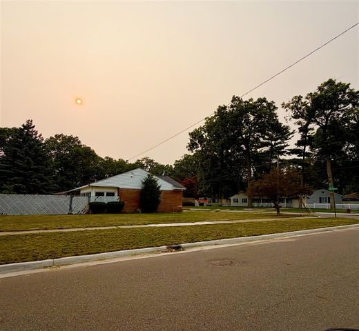1499 Eastwood Drive, Muskegon, MI 49442