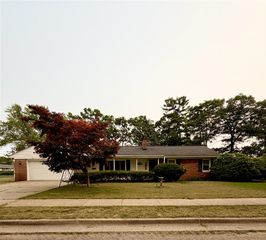 1499 Eastwood Drive, Muskegon, MI 49442