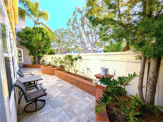 8204 Constantine Drive, Huntington Beach, CA 92646