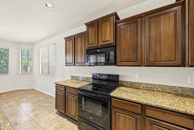 3334 E GRAND CANYON Drive, Chandler, AZ 85249