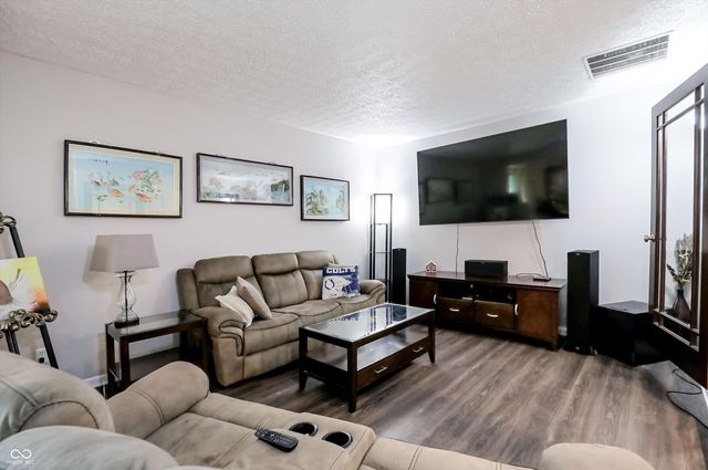 8916 S Franklin Road, Indianapolis, IN 46259