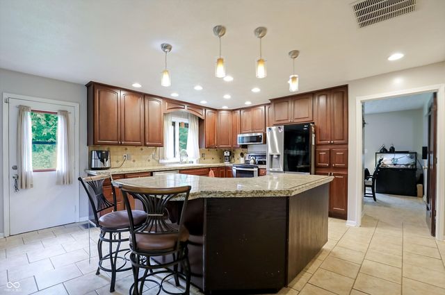 8916 S Franklin Road, Indianapolis, IN 46259