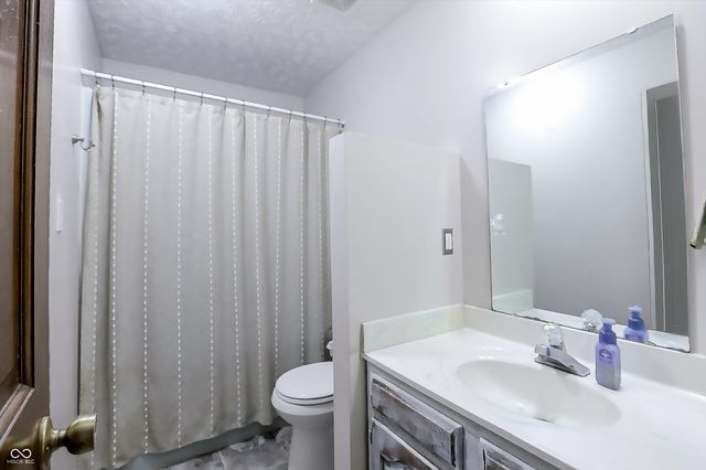 8916 S Franklin Road, Indianapolis, IN 46259