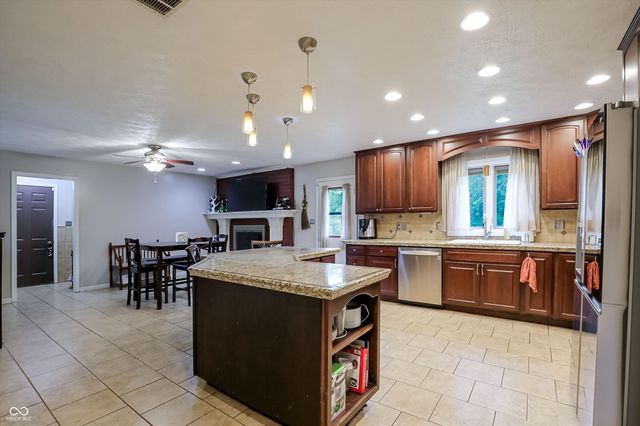 8916 S Franklin Road, Indianapolis, IN 46259