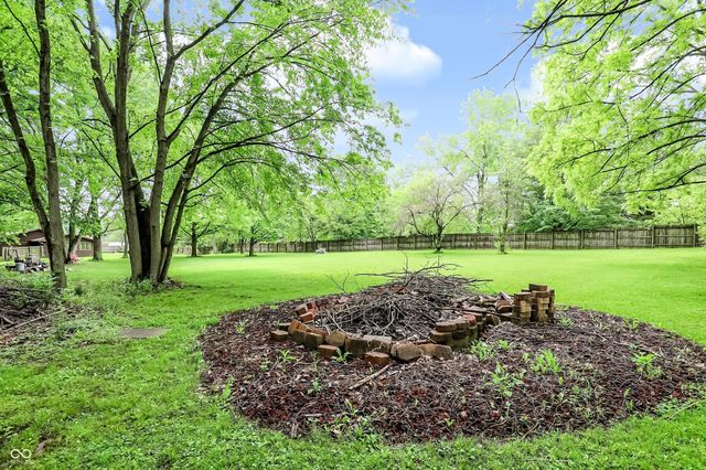 8916 S Franklin Road, Indianapolis, IN 46259