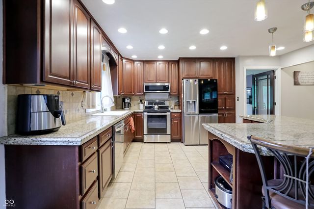 8916 S Franklin Road, Indianapolis, IN 46259