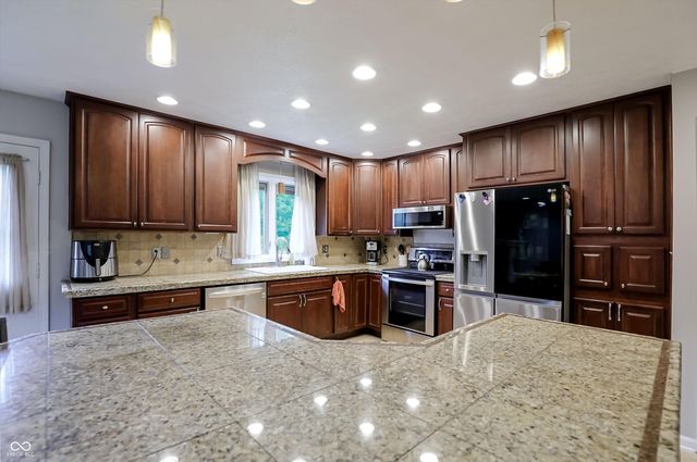8916 S Franklin Road, Indianapolis, IN 46259