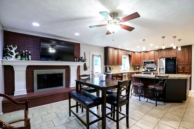 8916 S Franklin Road, Indianapolis, IN 46259